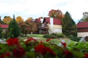 Beautiful grounds in the fall at Loreley Resort