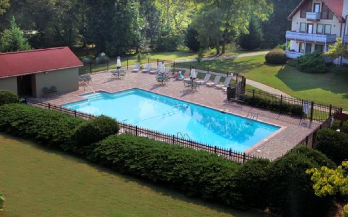 Beautiful summer photo of outdoor pool at Georgia's Loreley Resort